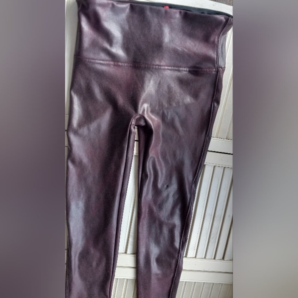 Spanx Faux Leather Yoga Leggings Size M in Burgandy Wine